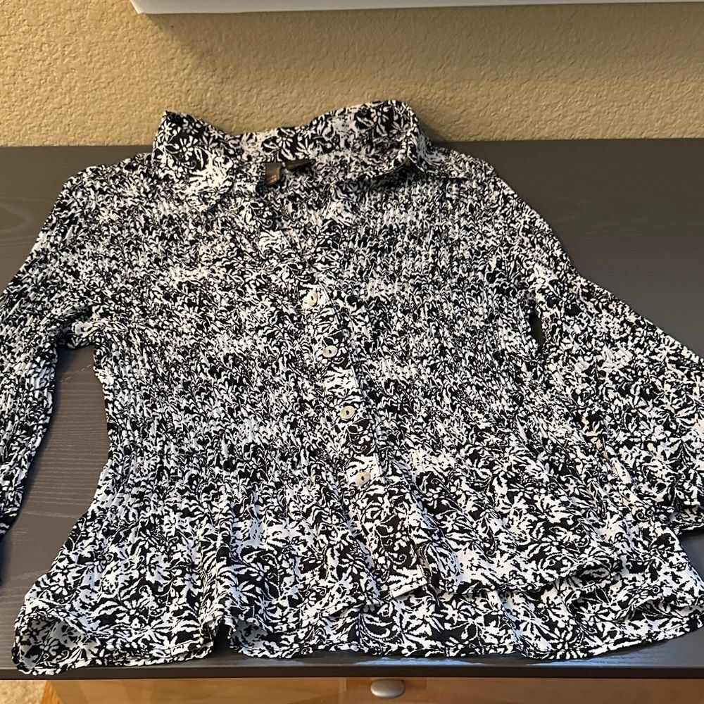 Serenade Black and White Floral Women's Blouse Size Petite Large